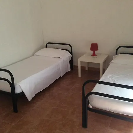 Foresteria La Gutula Hostel *